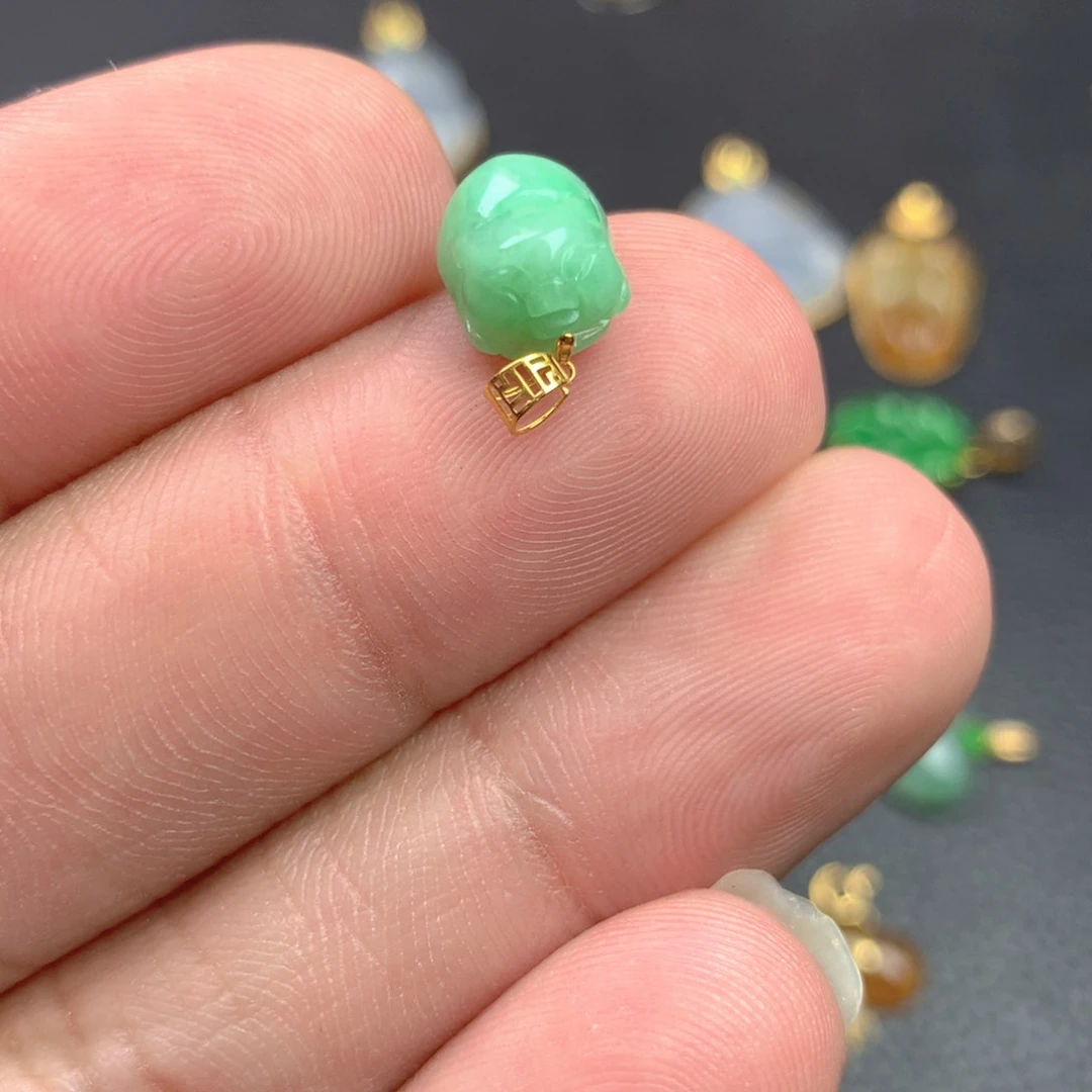 【闪购商品】颈饰18K金镶嵌翡翠