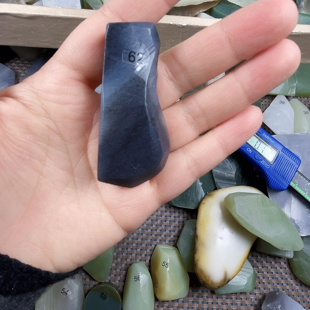 和田玉颈饰未镶嵌波****n