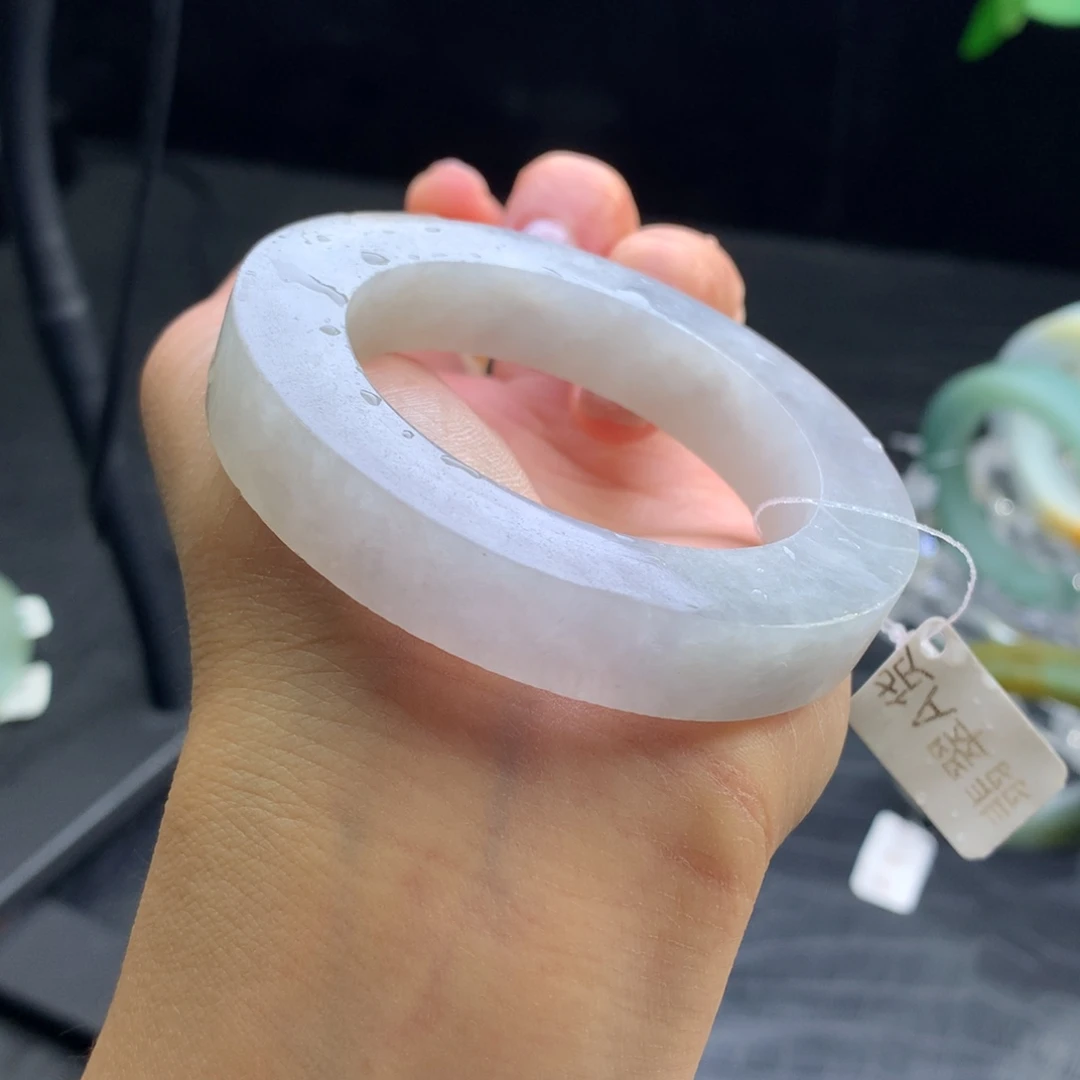 定制翡翠未镶嵌手镯
