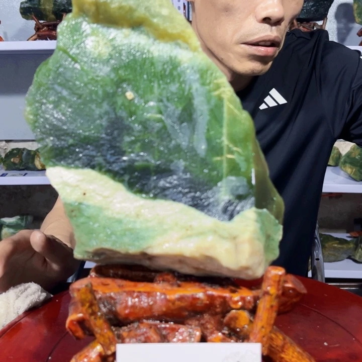 岫玉未镶嵌原料坚*原料