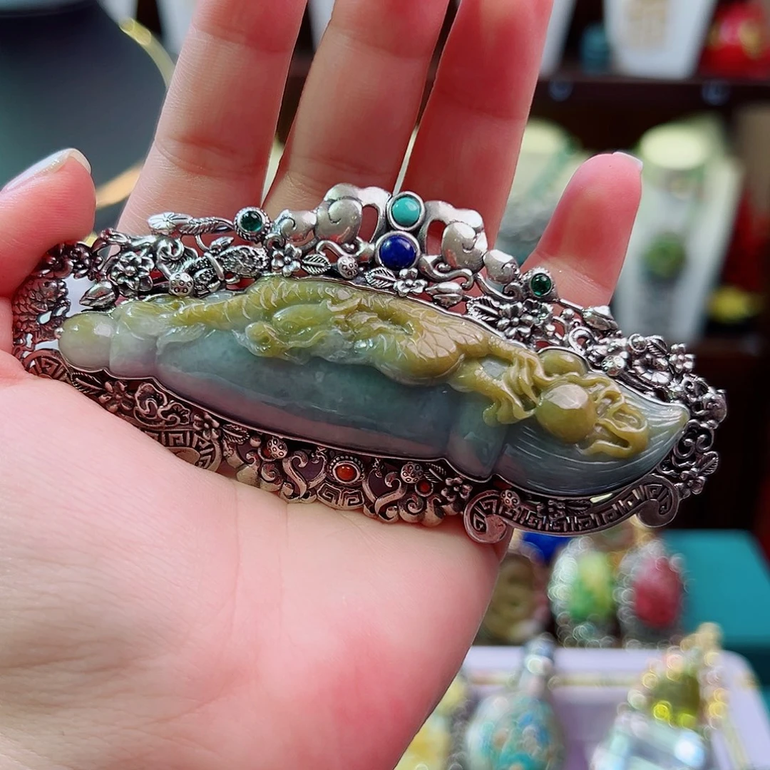 颈饰翡翠未镶嵌国风