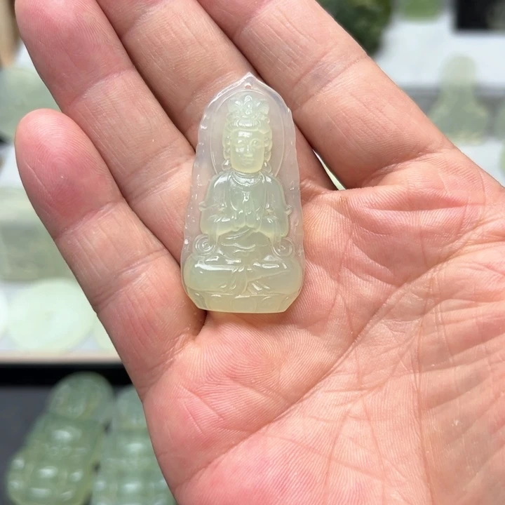 蛇纹石玉颈饰未镶嵌巴****司