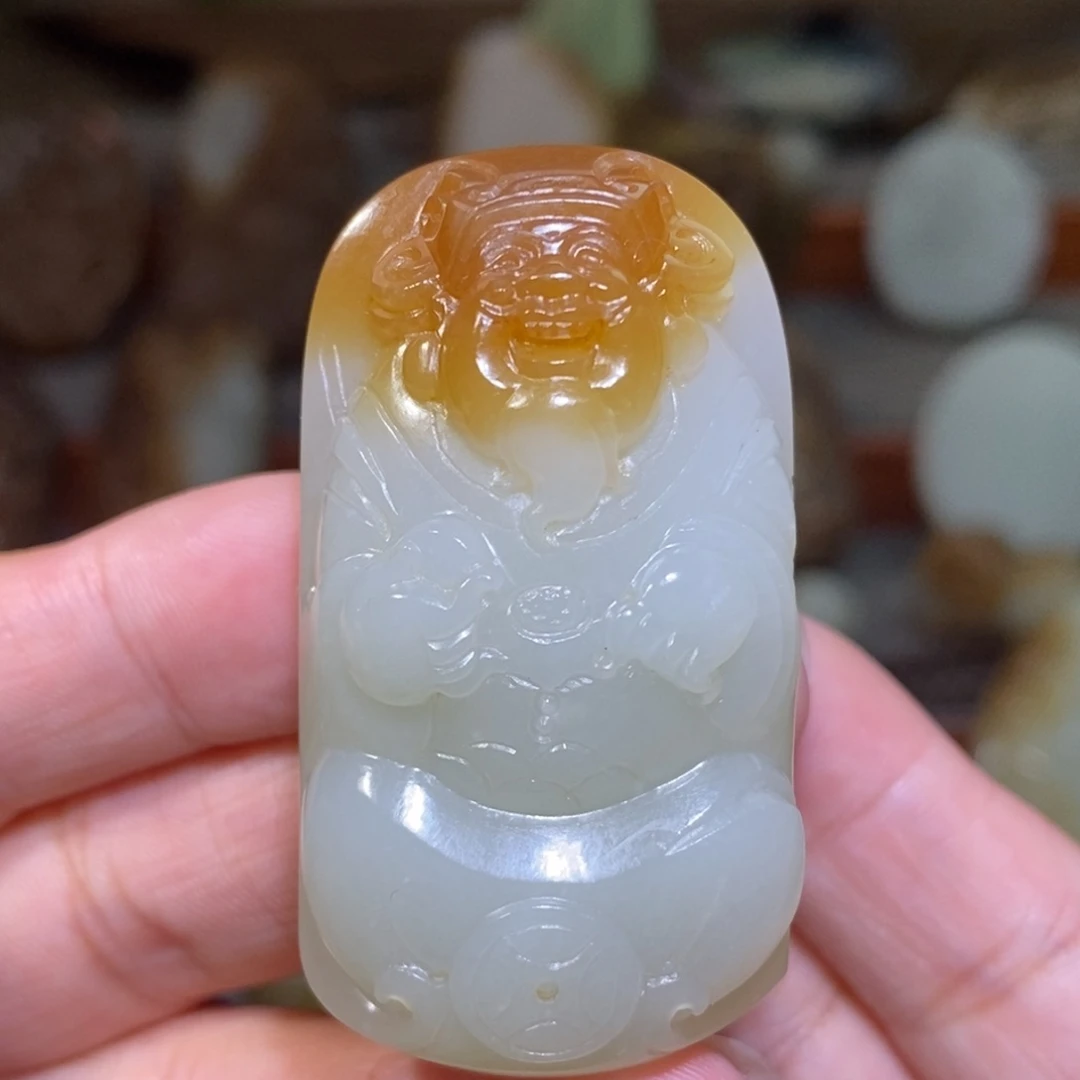 颈饰未镶嵌和田玉（糖玉）財爷爷吊坠