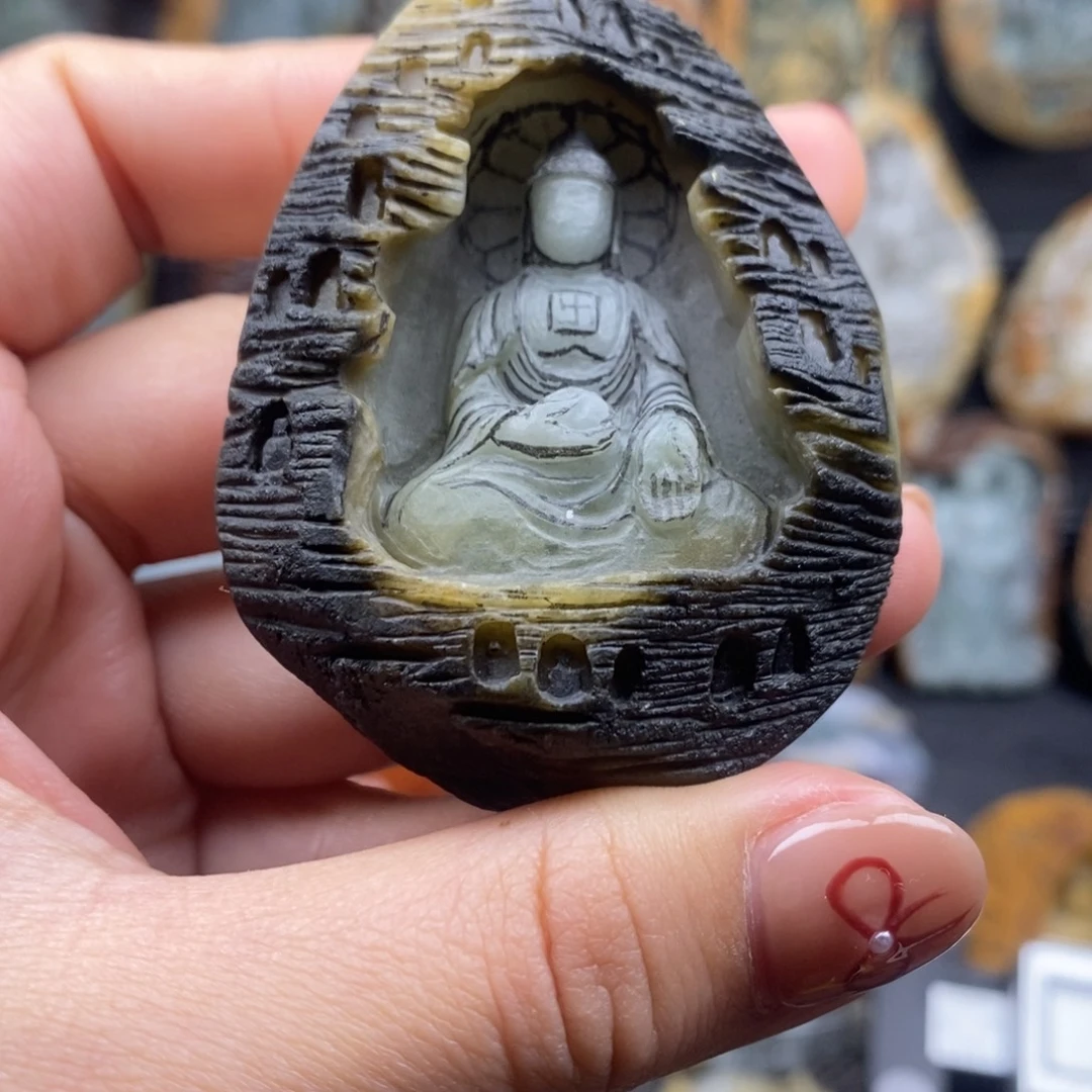 定制翡翠未镶嵌洞雕日落