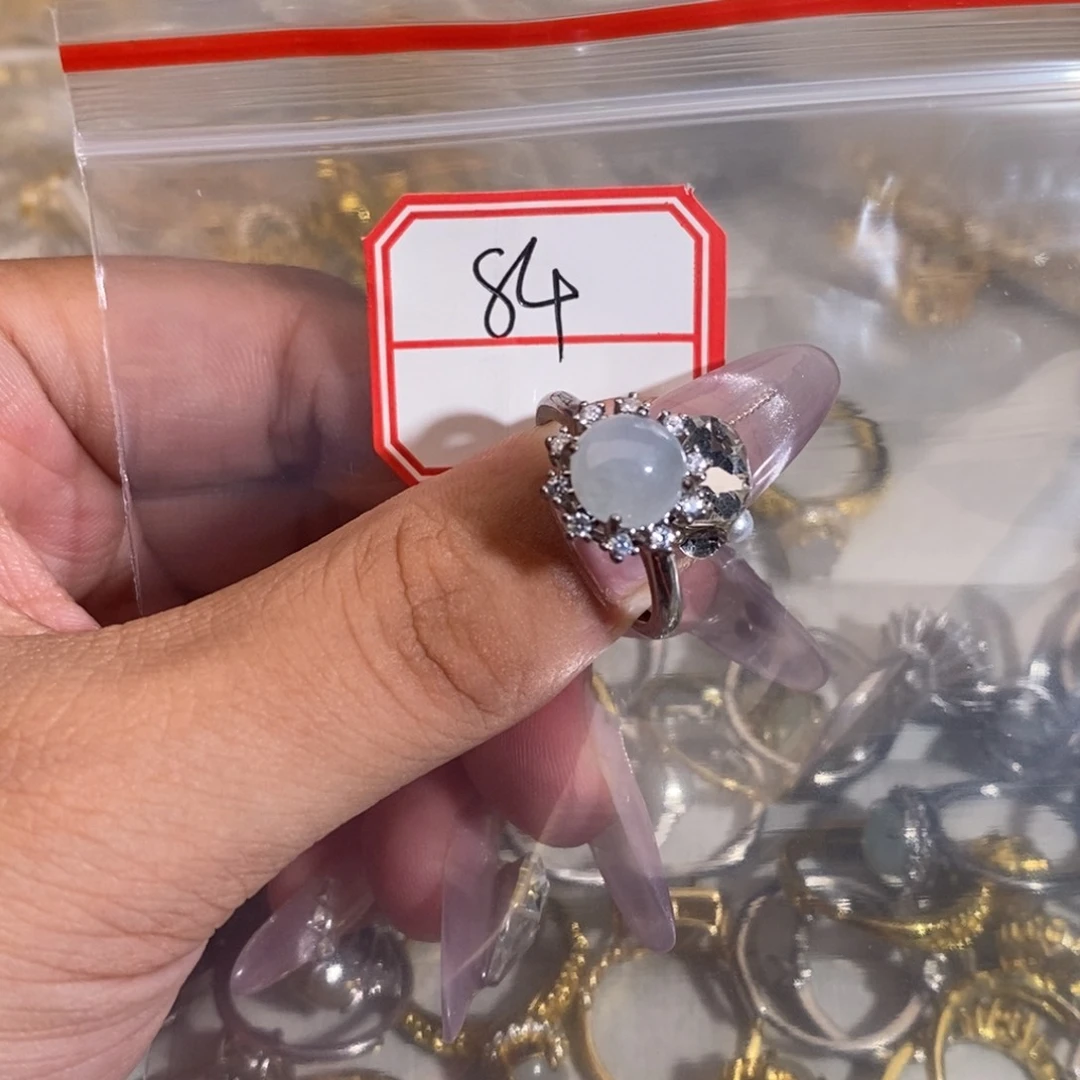 翡翠戒指合金有裂