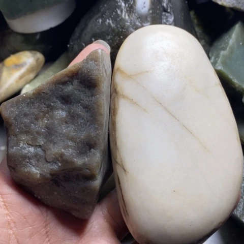 未镶嵌和田玉（糖玉）挂件玉*琢