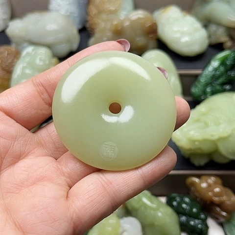 颈饰未镶嵌和田玉?****j