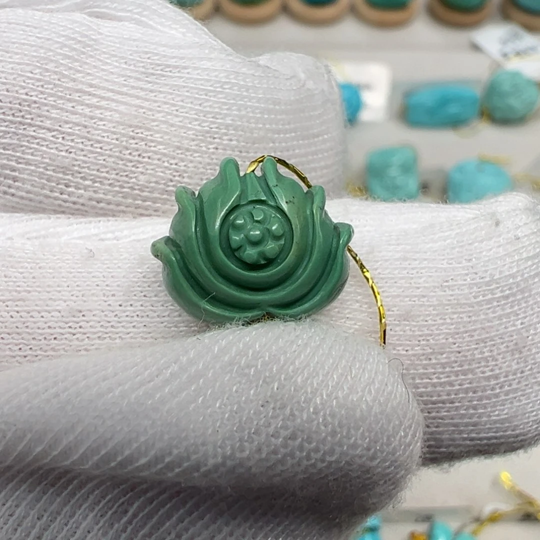 绿松石配饰未镶嵌