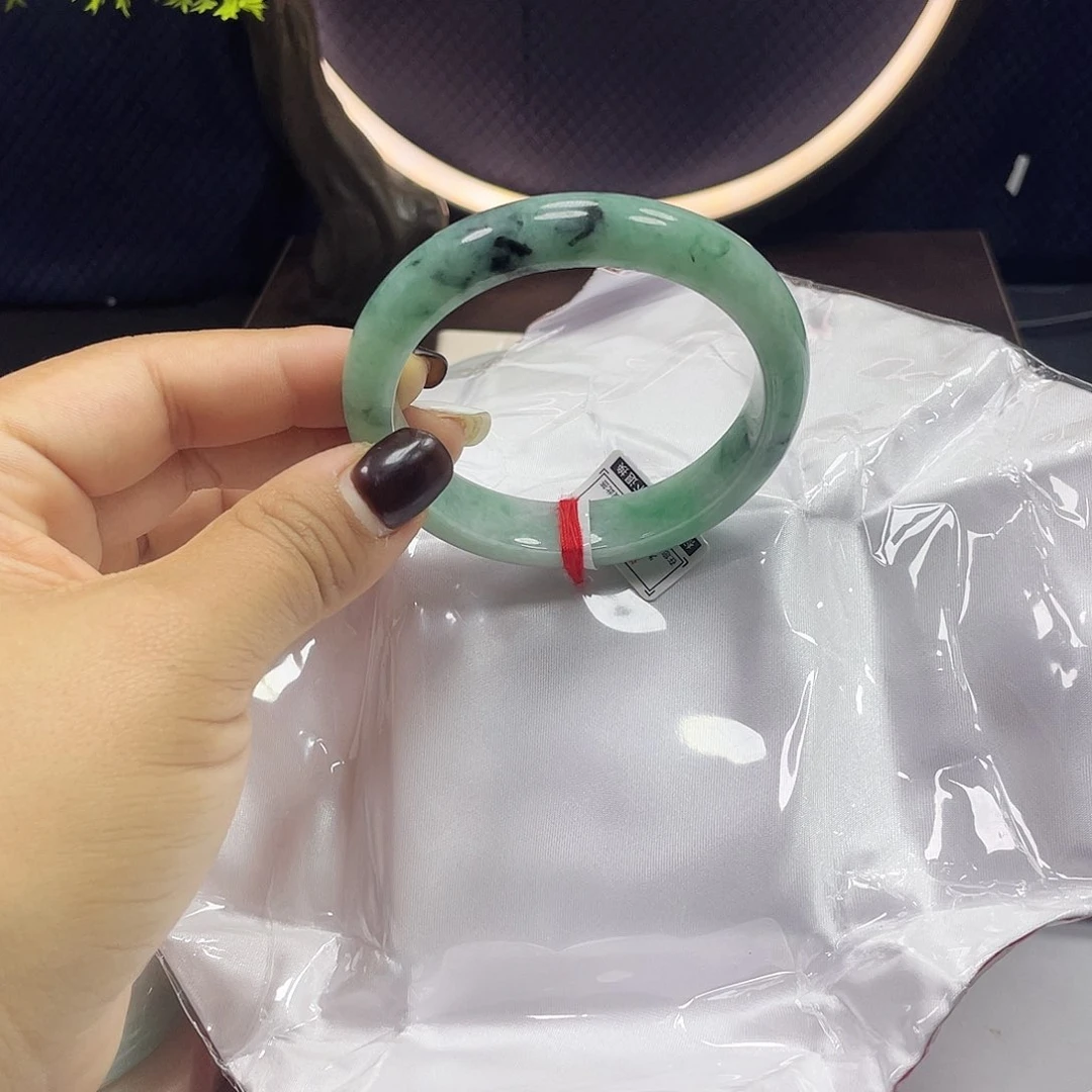 未镶嵌手镯翡翠丽丽