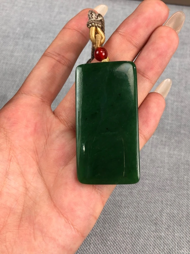 天然和田玉吊坠时尚