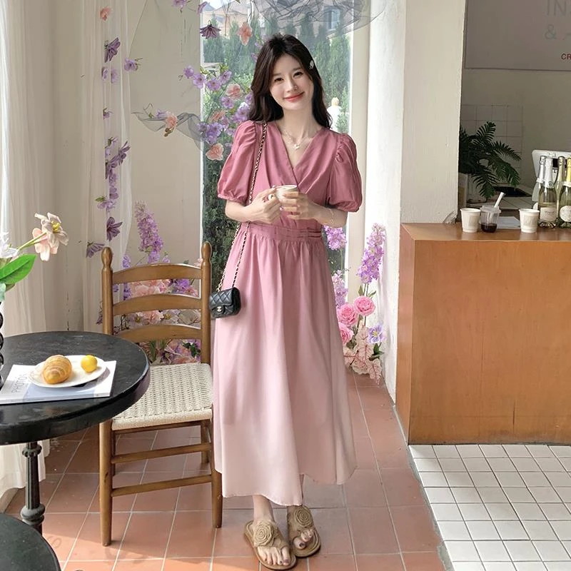 法式渐变色V领连衣裙女2025新款粉色泡泡袖收腰显瘦气质温柔长裙