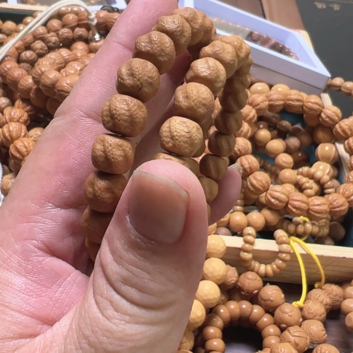 10左右灵蛇瑕疵反油