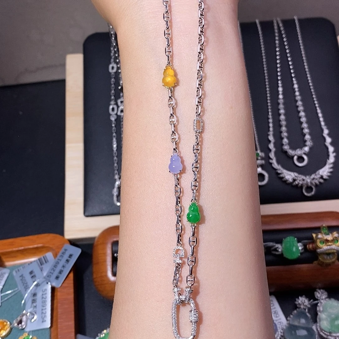 翡翠18K金镶嵌颈饰链子