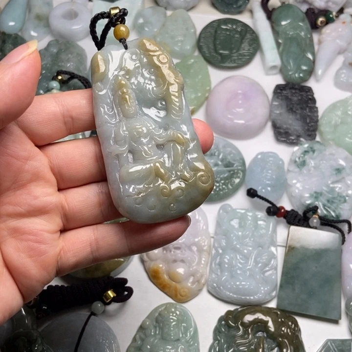 翡翠未镶嵌颈饰普贤69