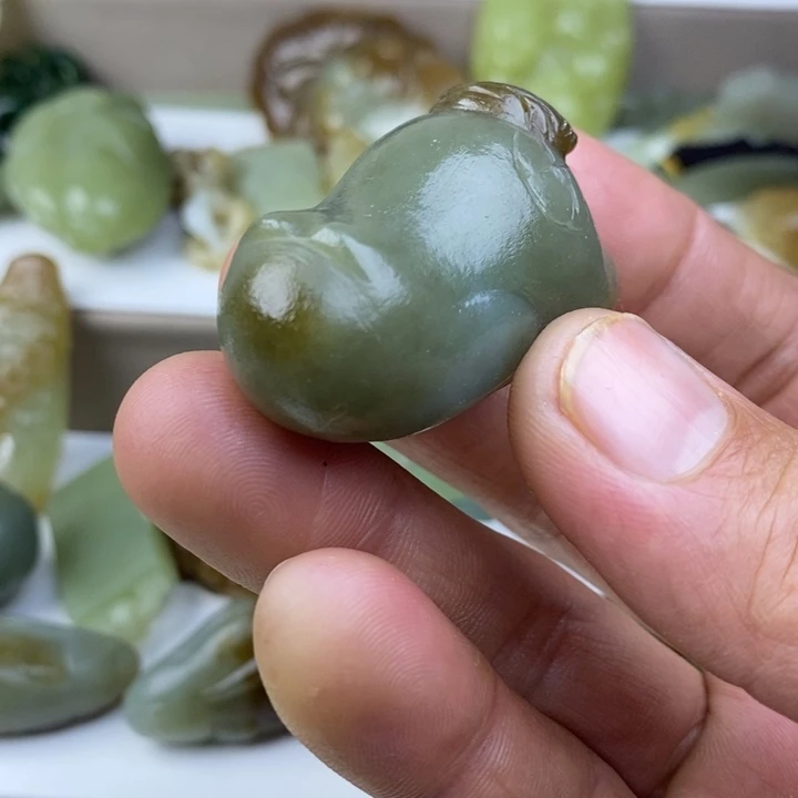 和田玉（糖玉）未镶嵌颈饰