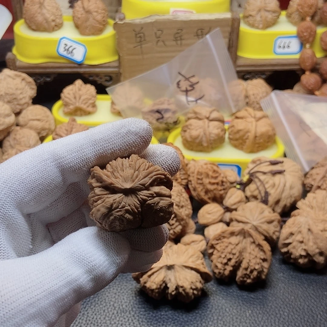 半***两文玩核桃吊坠楼子蛇