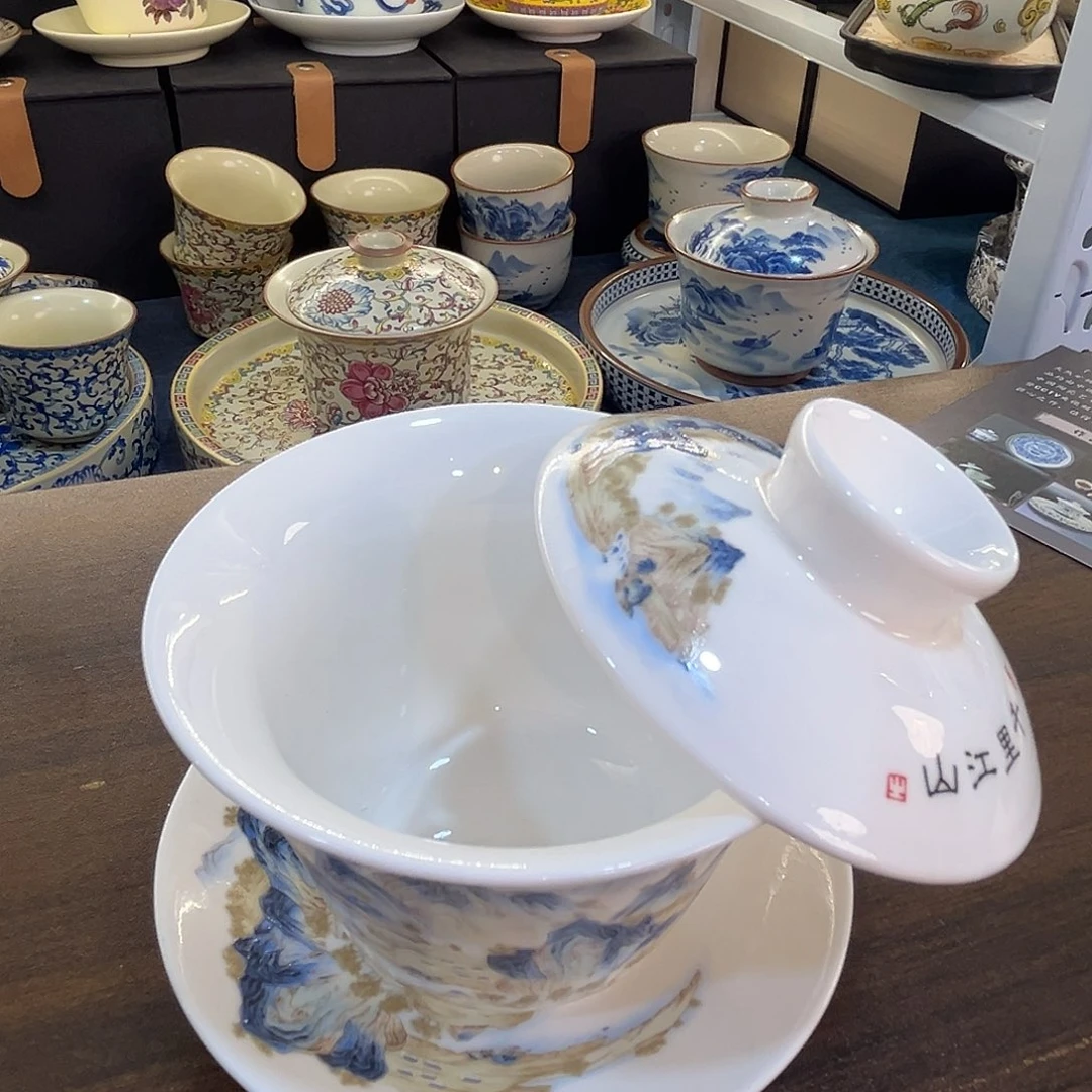 这些盖碗很漂亮！！！！