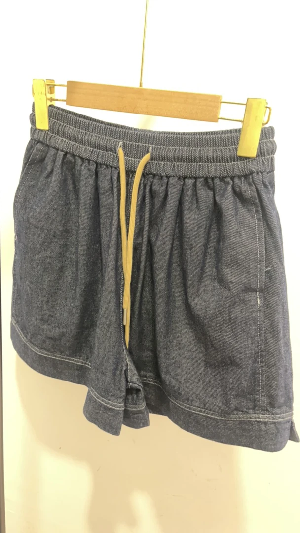 辰喆女装812款抽绳弹力腰短裤