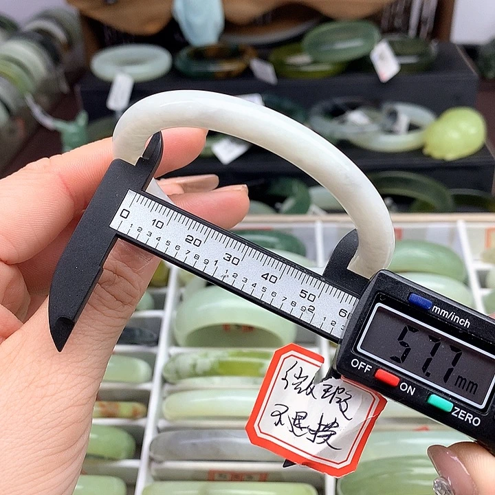 蛇纹石玉手镯未镶嵌522