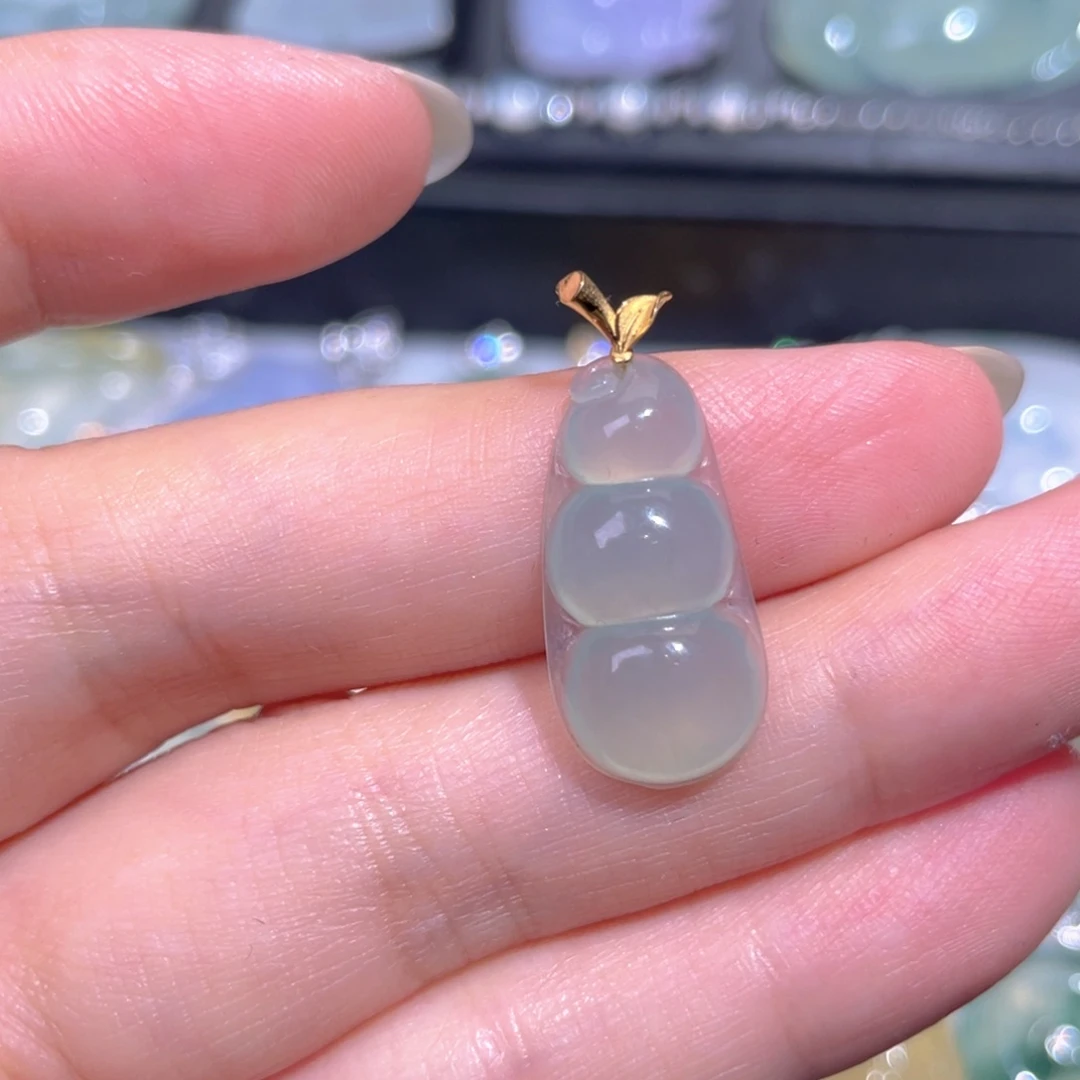 颈饰18K金镶嵌翡翠翡翠