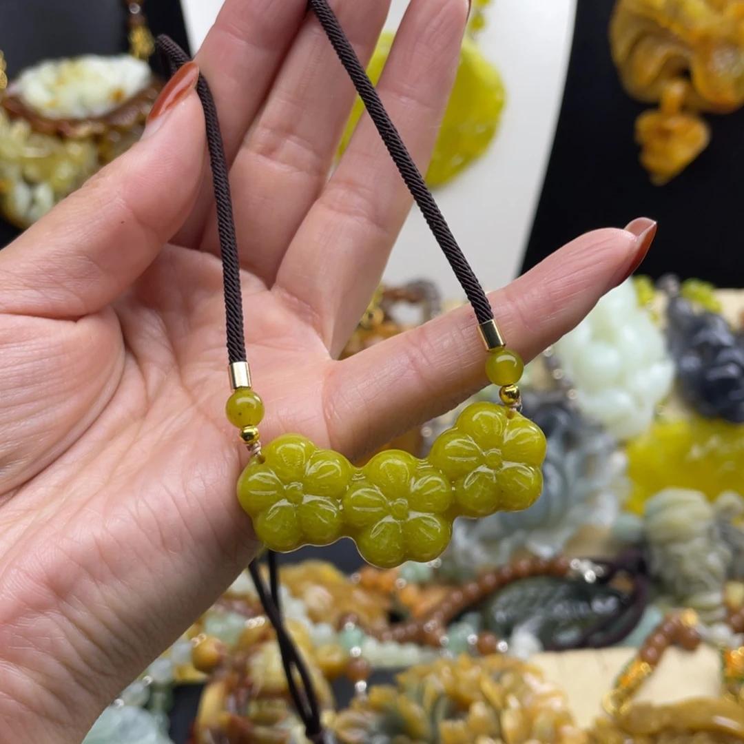 未镶嵌蛇纹石玉颈饰