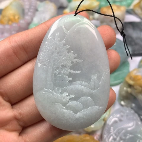 翡翠颈饰未镶嵌翡翠