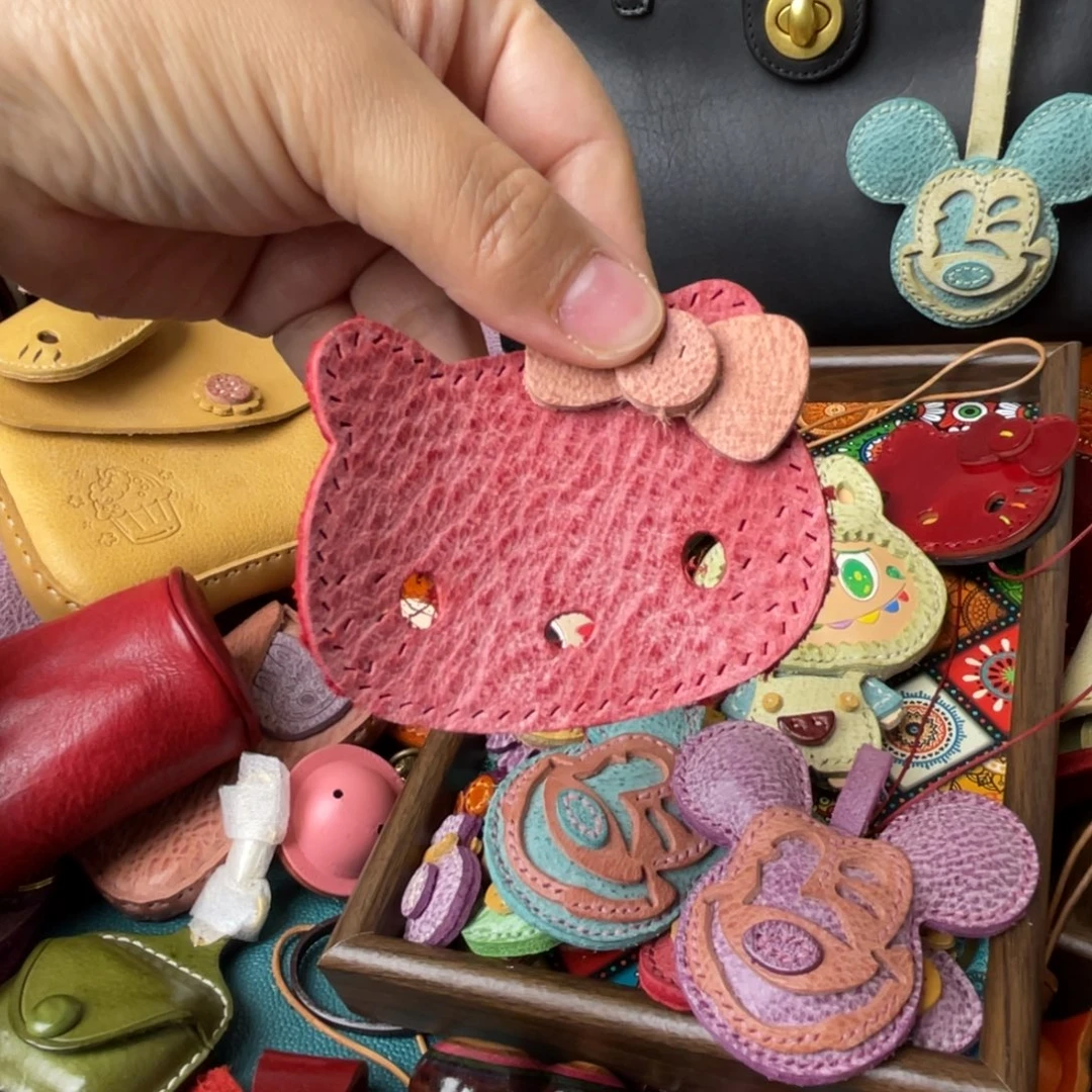 钛合金带子款红色kt彩胡须头层牛皮小可爱