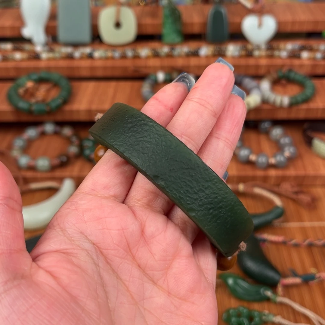 红***儿和田玉（糖玉）未镶嵌颈饰