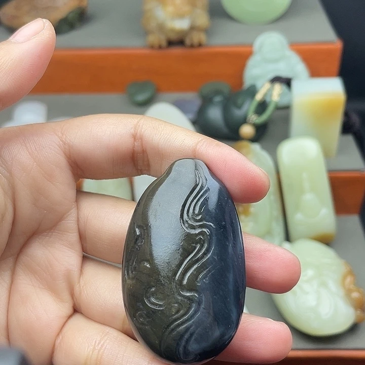 和田玉未镶嵌颈饰