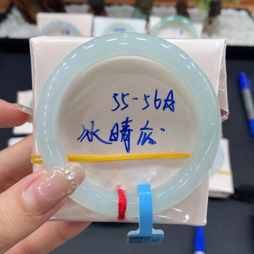 未镶嵌手镯翡翠缅甸翡翠手镯