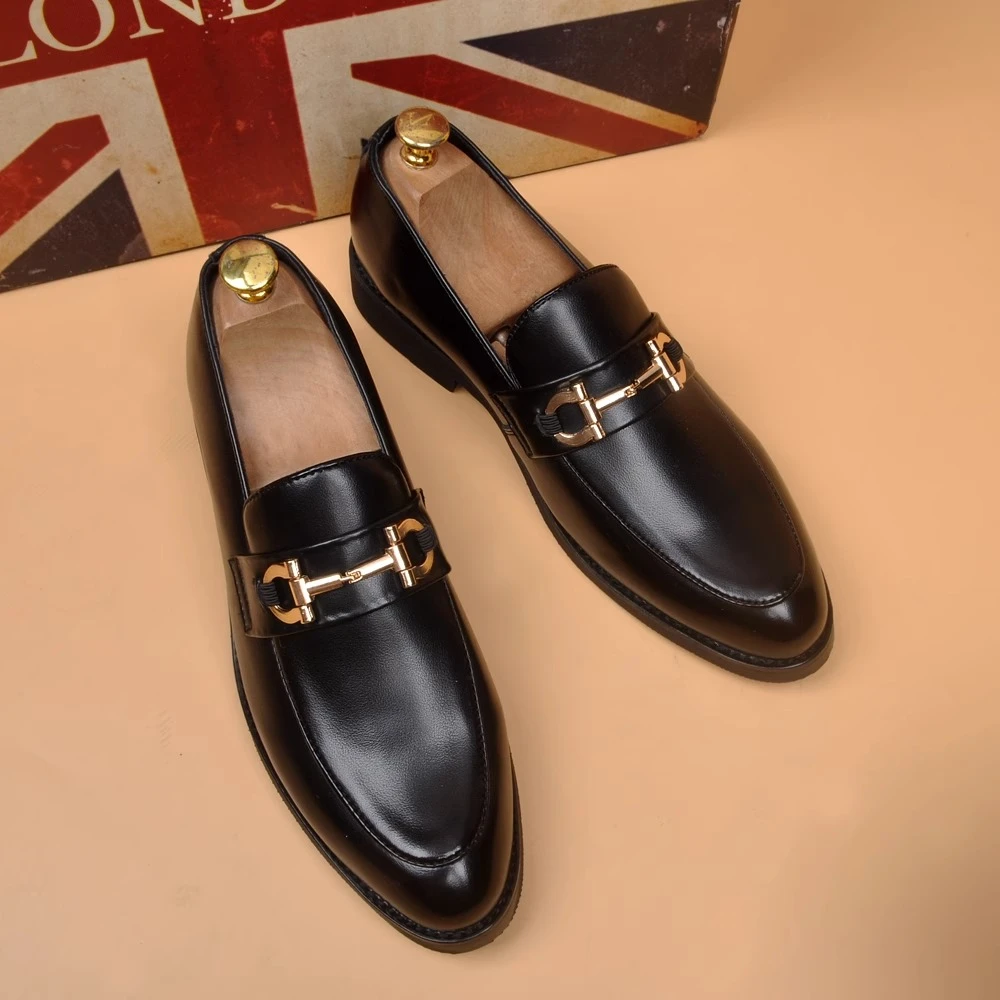 2025男士新款青春潮流英伦风尖头商务休闲一脚蹬男士透气皮鞋婚鞋