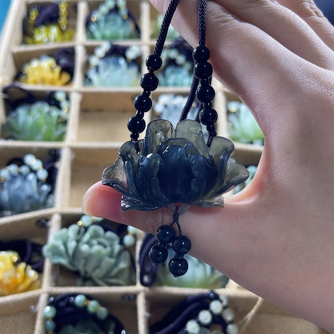 蛇纹石玉颈饰合金劉*河