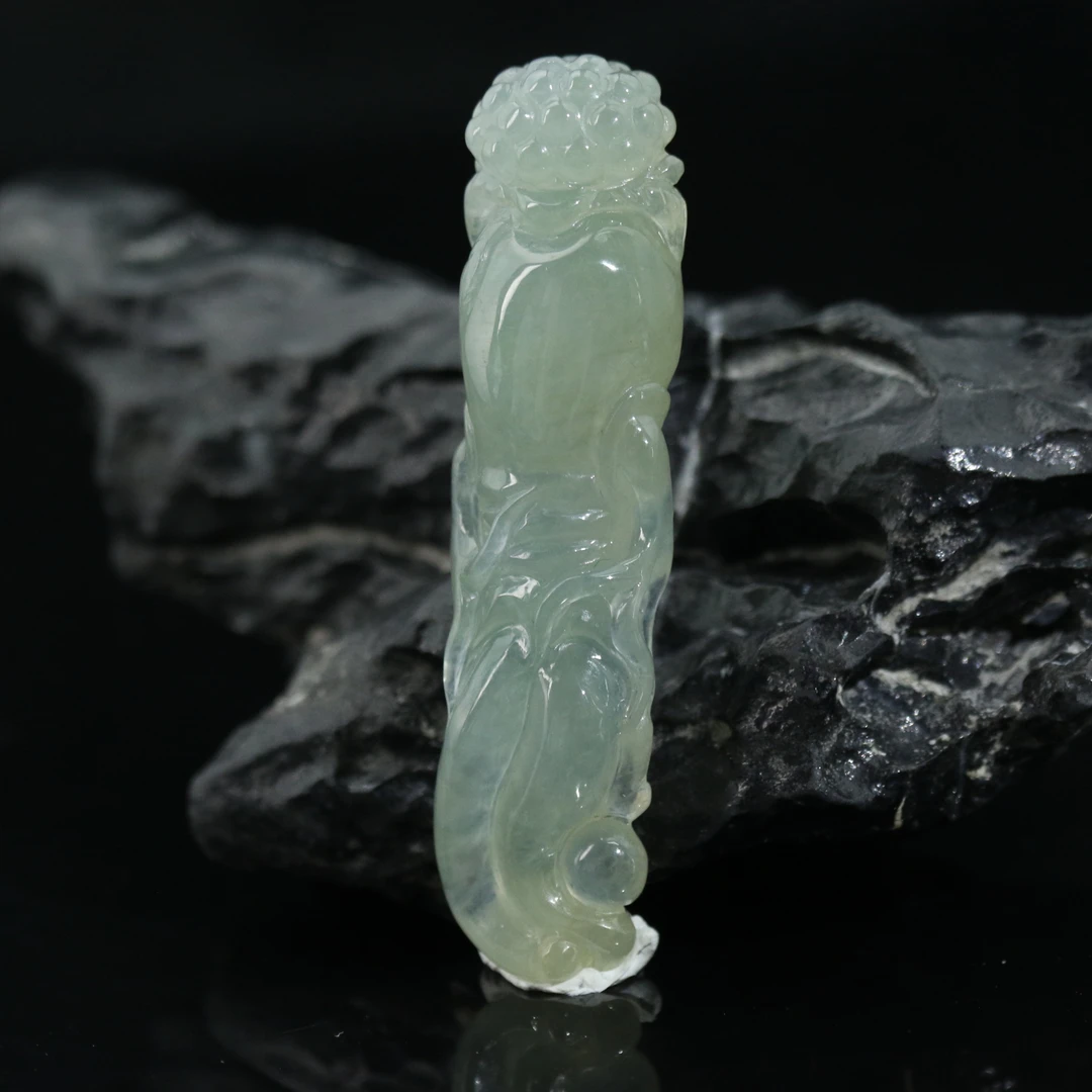 30天然缅甸翡翠A货人参摆件/700253/上海嘉禾拍卖