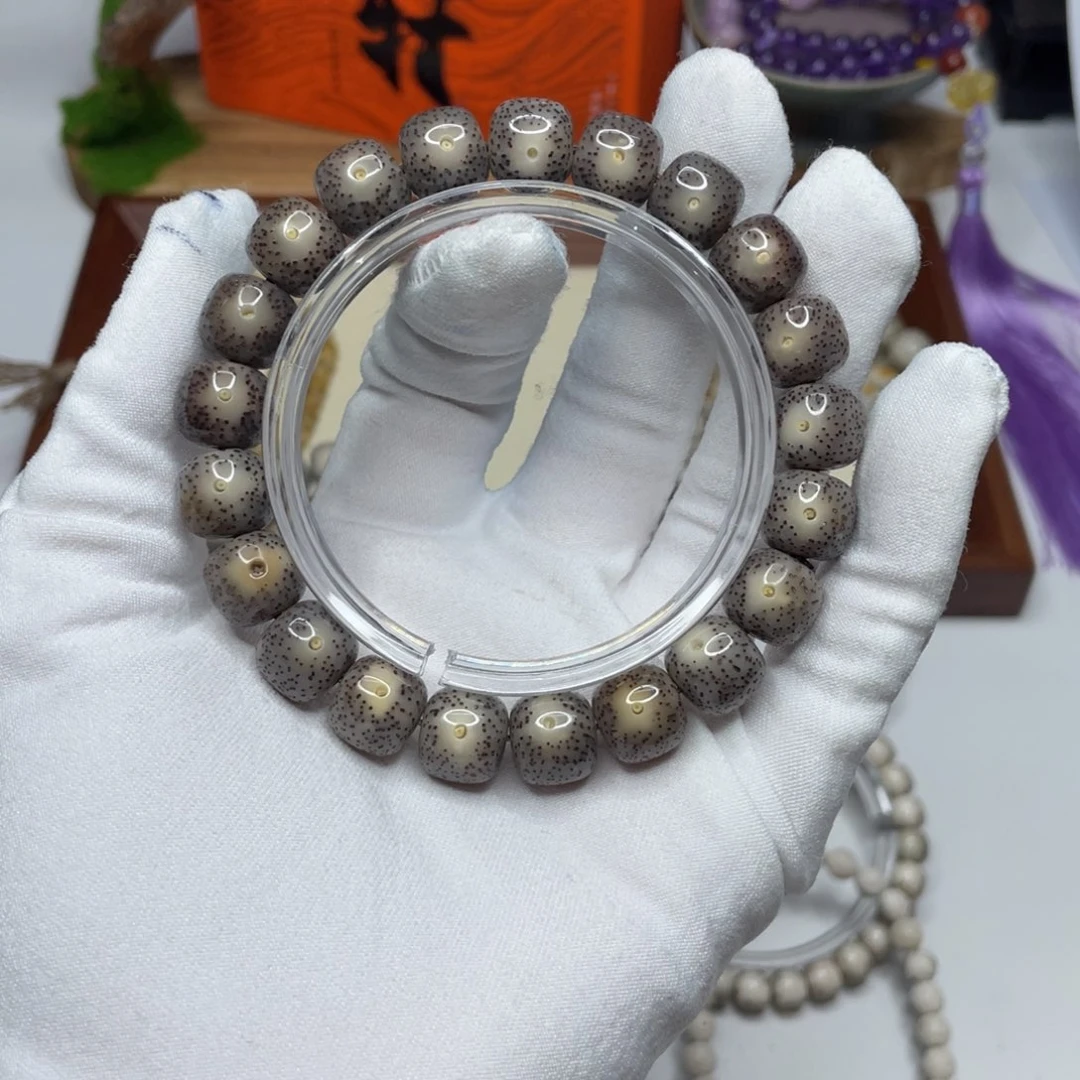 手串星月菩提11.5黑冰双留白B88