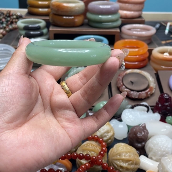 石英质玉手镯合金?*憨