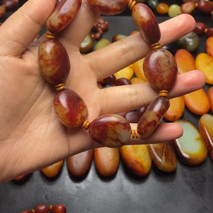 ****皓和田玉未镶嵌颈饰