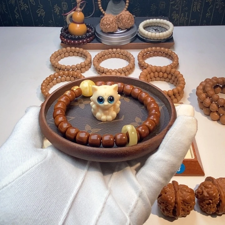 猴头核桃把件小狐狸