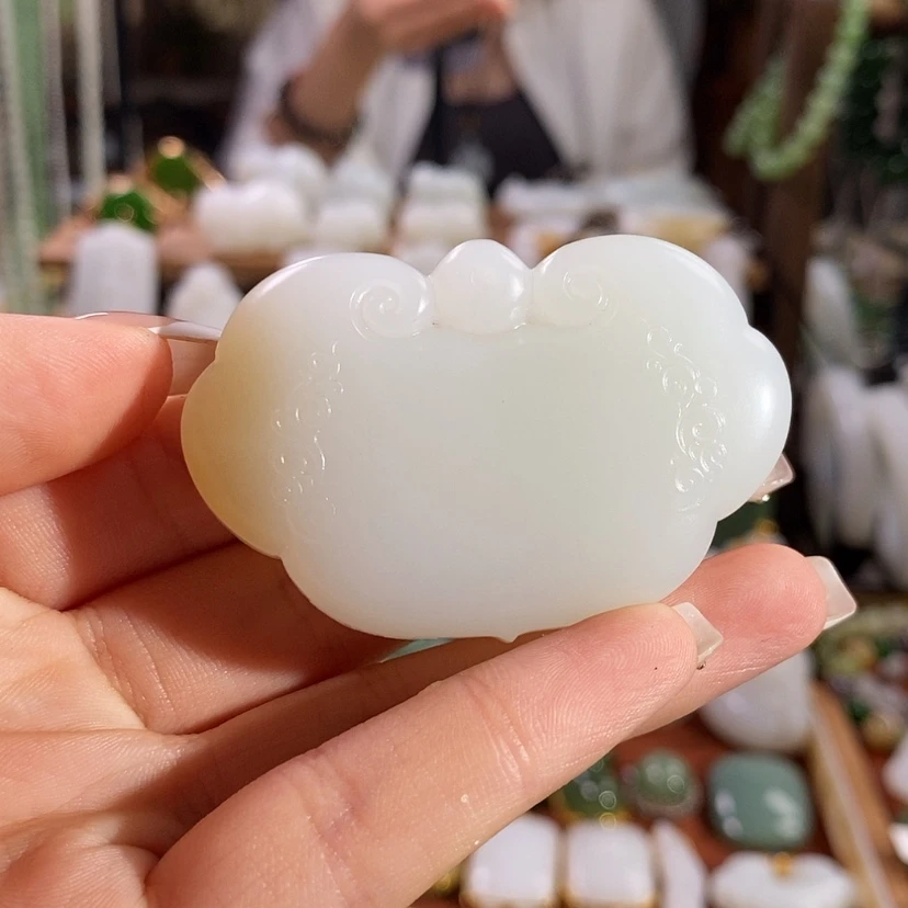 【闪购商品】吊坠(赠链)未镶嵌和田玉呵*