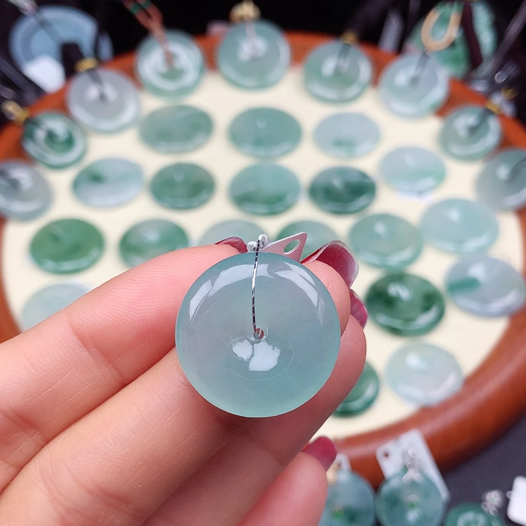 翡翠颈饰未镶嵌吊坠