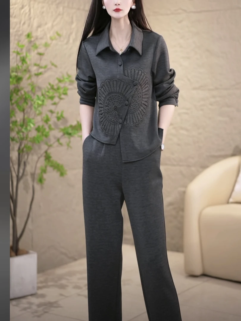 2025气质百搭春季爆款时尚绣花翻领显瘦套裤两件套休闲宽松套装女