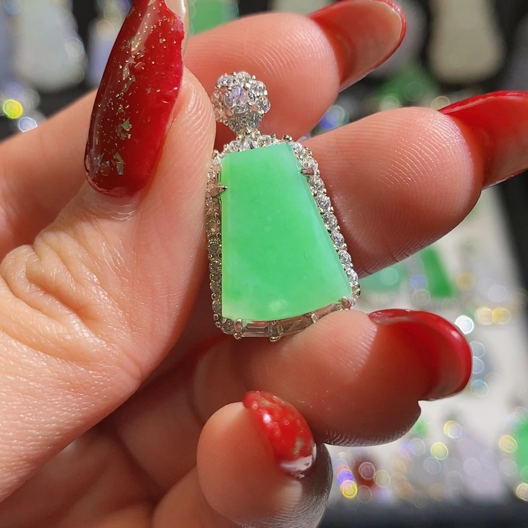 翡翠颈饰银S925镶嵌天然翡翠