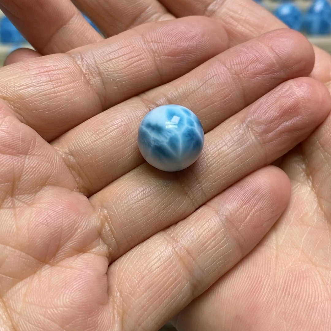 如***意未镶嵌针钠钙石（海纹石）颈饰