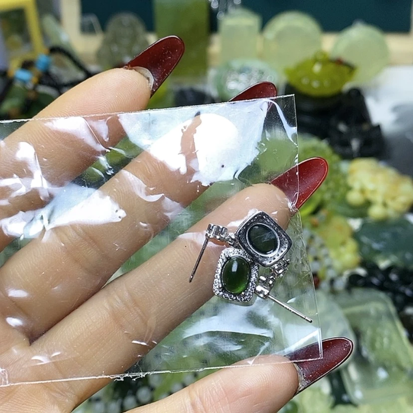 【闪购商品】蛇纹石玉颈饰未镶嵌T****o