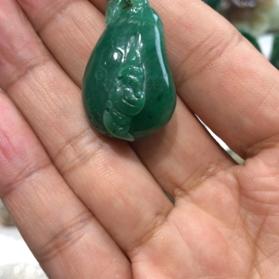 独山玉吊坠(不含链)未镶嵌绿福瓜