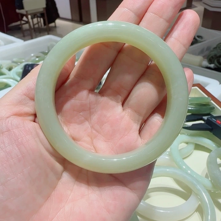 未镶嵌手镯和田玉293