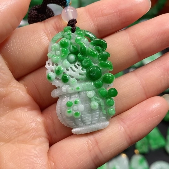 颈饰未镶嵌翡翠吊坠