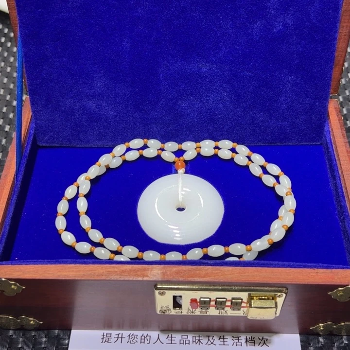 和田玉颈饰未镶嵌淡**生