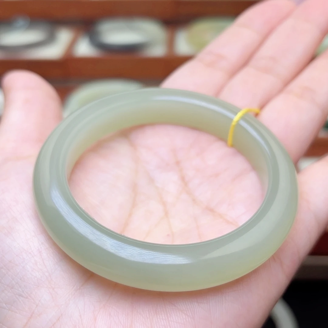 【闪购商品】和田玉手镯未镶嵌