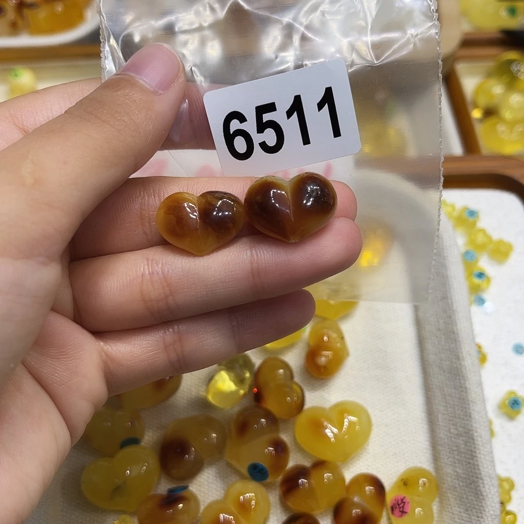 琥珀未镶嵌珠宝奇石