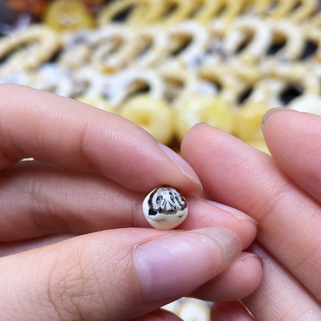 未镶嵌蜜蜡裸石奥利奥老型8✖️6.8mm瑕